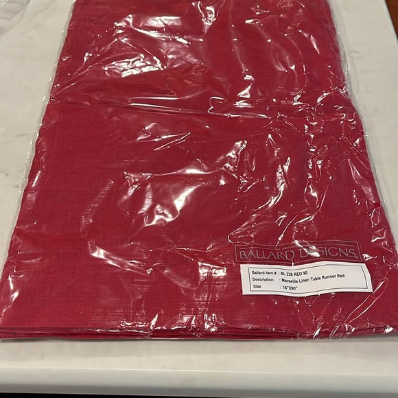 MARSEILLE RED LINEN TABLE RUNNER /16" X 90" - Picture 1 of 4